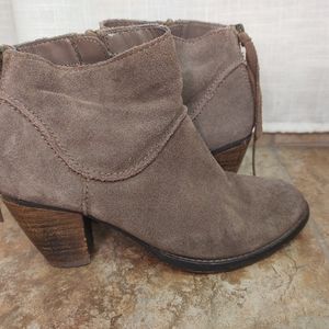 Steve Madden Milaan Brown Suede Block Heel Boot W/ Side Zip Tassel Pull -Size: 6